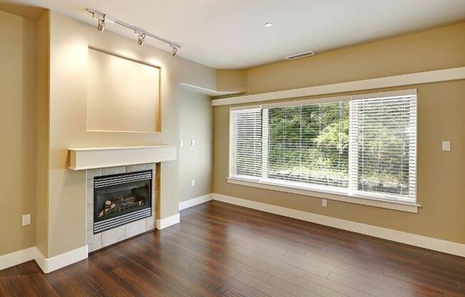 2 beds, 2 baths, 1,262 sqft, $3,595, Unit 206