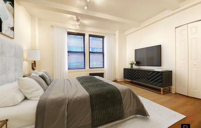 74 W 68 ST