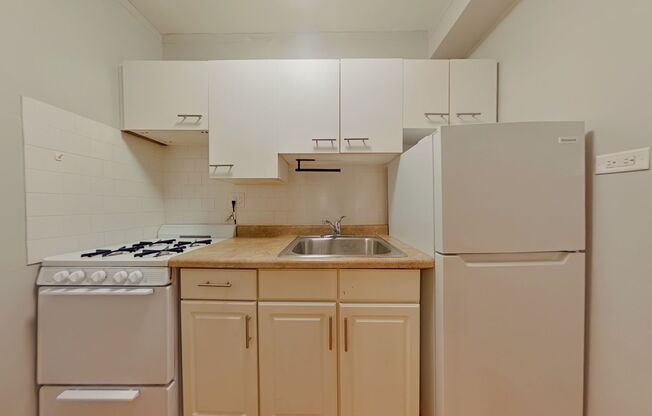 1 bed, 1 bath, 650 sqft, $2,100, Unit 209