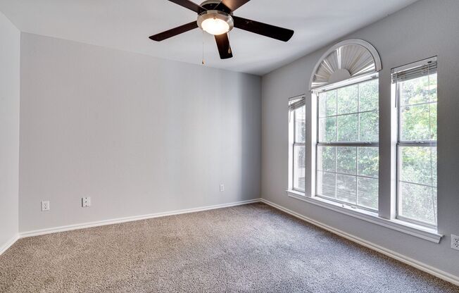 2 beds, 2 baths, $1,650, Unit Unit 213