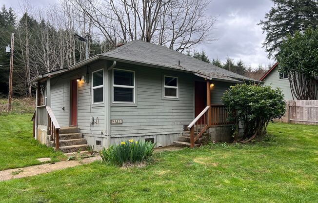 2 Bedroom/ 1 Bath Unit in Mapleton, OR- Available NOW!!