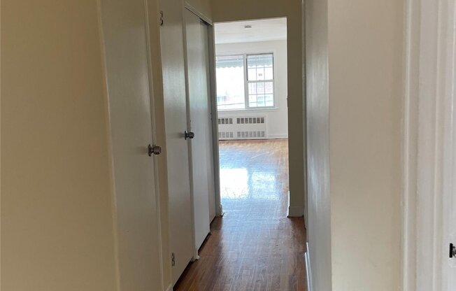 3 beds, 1.5 baths, $2,900, Unit 2