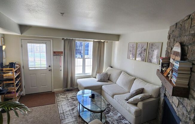 Modern 3-Bed, 3-Bath Townhome Near Fort Carson