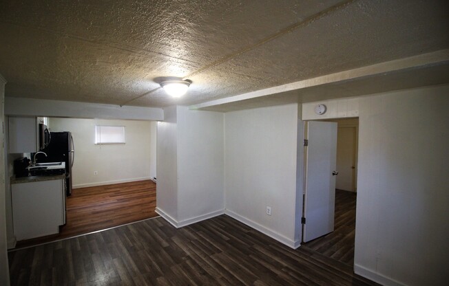 1957 Snyder Ave