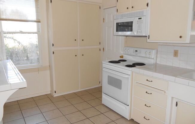 3 beds, 1 bath, $1,500