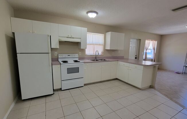 3 beds, 1 bath, $2,175