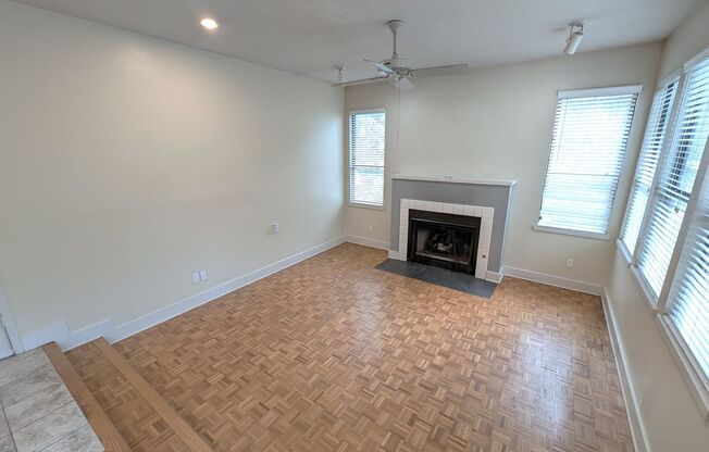 Charming Travis Heights close to everything!