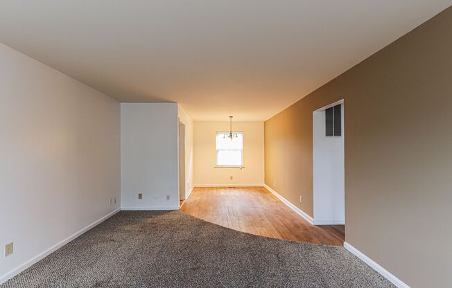 2800 2947 RAVENSWOOD DR
