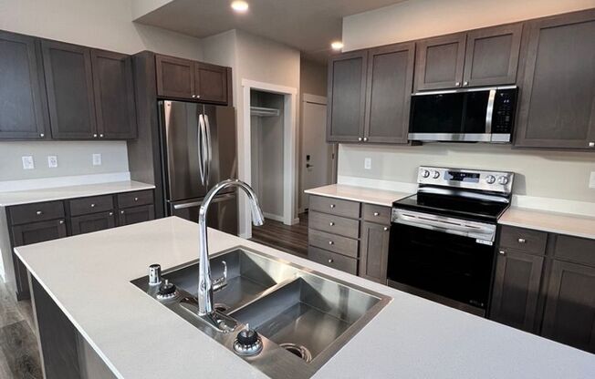 2 beds, 2 baths, 1,198 sqft, $6,000, Unit PH-5