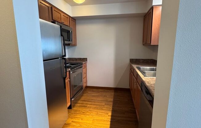 2 beds, 2 baths, 966 sqft, $2,295, Unit C107