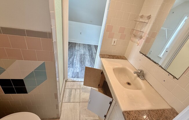 4 beds, 2 baths, 1,541 sqft, $2,700, Unit 38