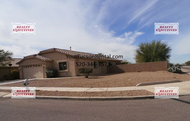 4 bedrooms with AC in the Camino Verde & Ajo area