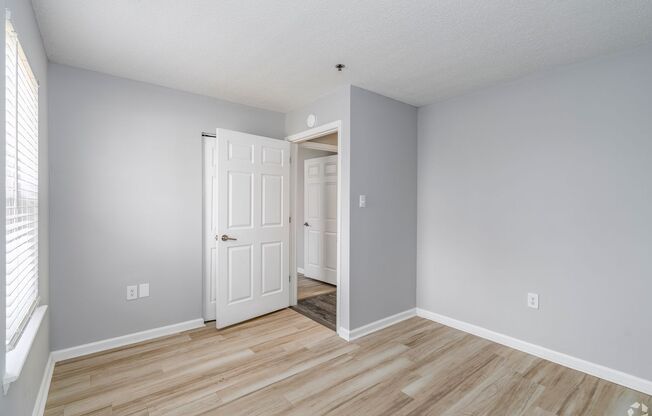 3 beds, 2 baths, 1,070 sqft, $1,400, Unit 2338J