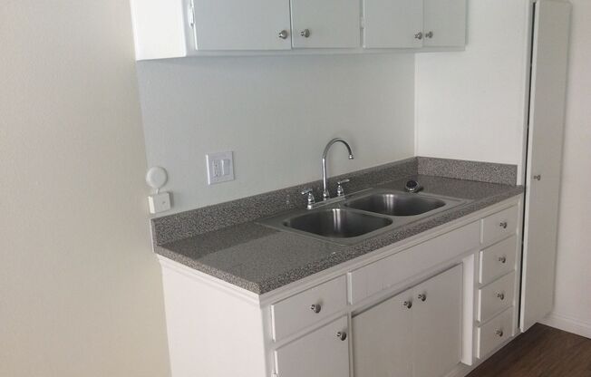 1 bed, 1 bath, $1,595, Unit 207