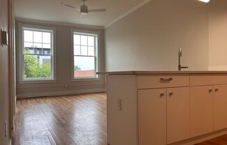 2 E Broad St