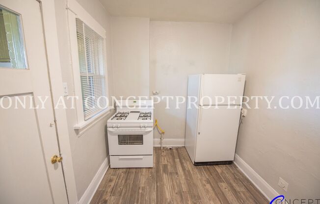 2 beds, 1 bath, 920 sqft, $1,299, Unit 17