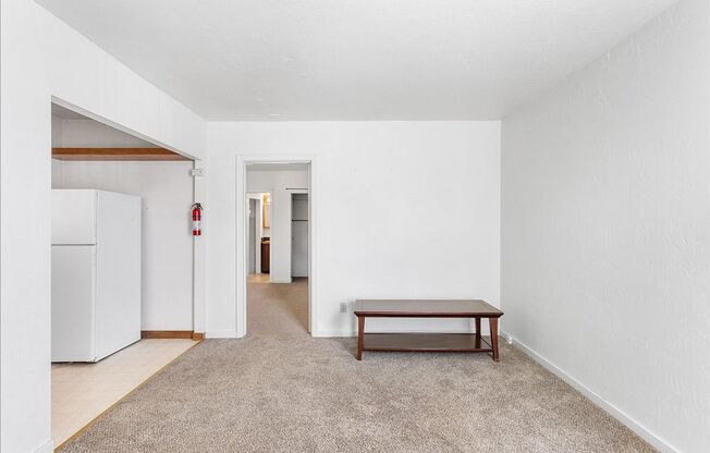 3249 Encinal Ave #B - 1 bedroom | 1 bath | Lower front unit
