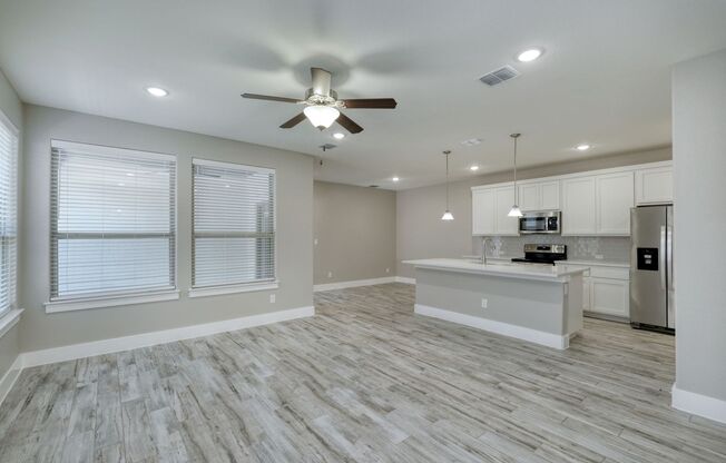 438 PARKLINE DR