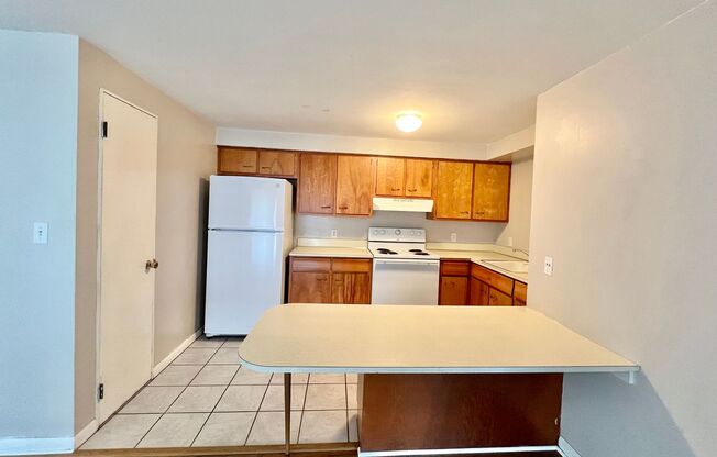 Spacious 1 Bed Apartment Right Across from KSU Campus