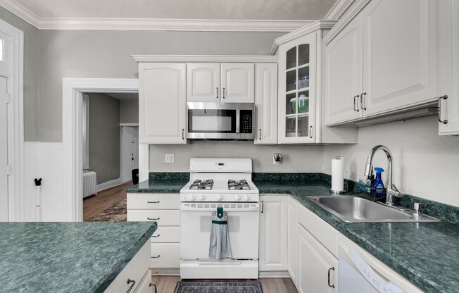 3 BR 2 bath Bloomfield/Upper Lawrenceville $2200/month plus utilities