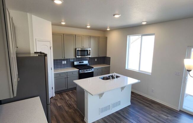 Brand New Home in Meridian Ranch on Evening Creek Drive