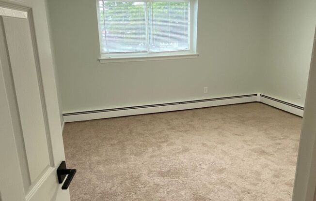 2 beds, 1 bath, 800 sqft, $1,700, Unit B - 22