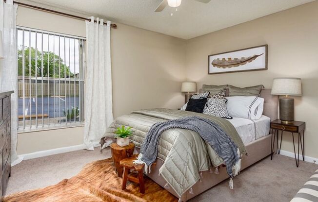 3 beds, 2 baths, 1,300 sqft, $1,979, Unit 7517-201