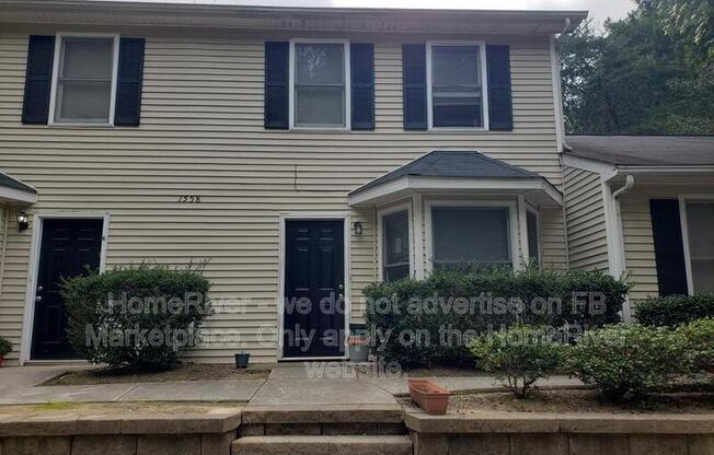 1558 OAKPOINTE DR SW