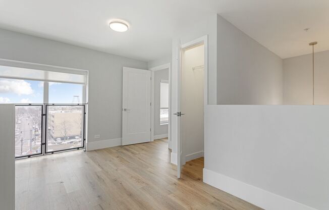 3 beds, 2 baths, 887 sqft, $2,950, Unit 510