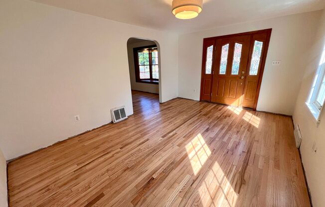 Pittsburgh - 2 Bedroom 1.5 Bathroom - Home for Rent