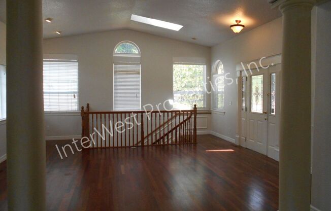 Large 3 Bed+ Bonus Room SW Pdx Home, Natural Light, 2 Car Garage, Deck and Location!