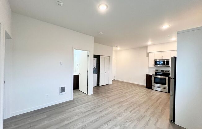 1 MONTH FREE RENT! Brand New Modern Units in N. Tabor Neighborhood