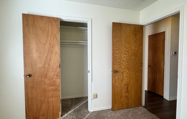 2 beds, 1 bath, $1,095