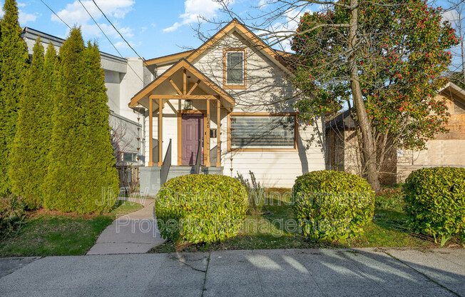 8040 16 AVE NE