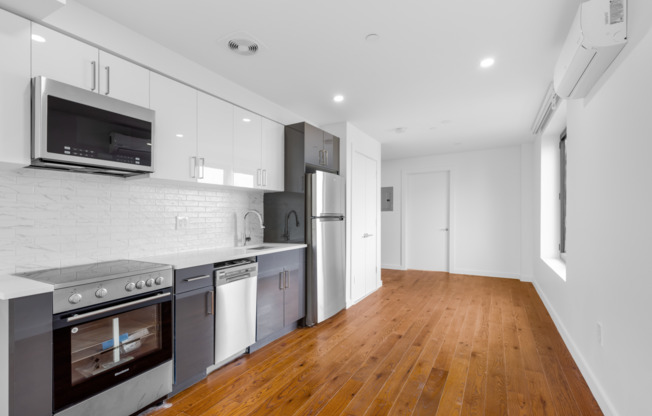 1 bed, 1 bath, $2,472, Unit 5A