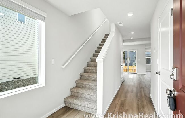 Modern 3-Bedroom Home with Upstairs Loft, Central A/C & Fenced Backyard