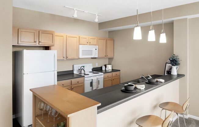 2 beds, 1 bath, 1,050 sqft, $1,945, Unit 202