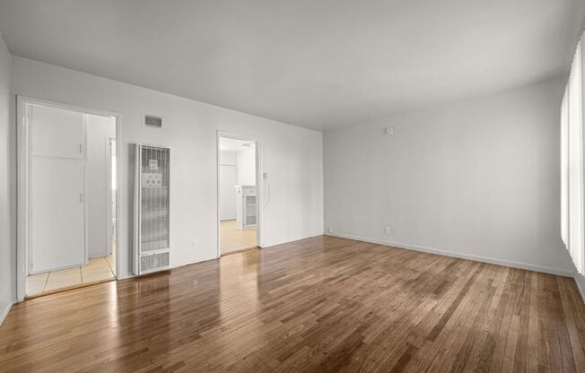 4108-4106 W. Palmwood Dr.