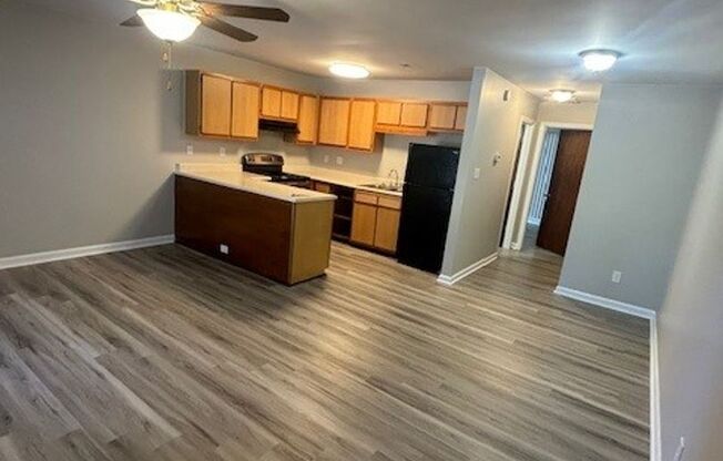 1 bed, 1 bath, $925, Unit 608 B