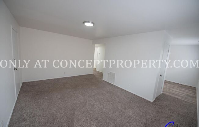 2 beds, 1 bath, 920 sqft, $1,249, Unit 32