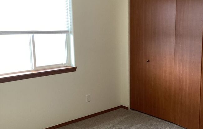 3 beds, 2 baths, 1,482 sqft, $1,695, Unit 43-12120