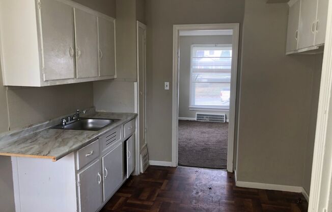 2 beds, 1 bath, $1,000