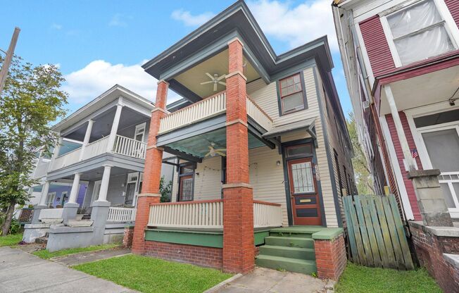 2 BED | 1 BATH | STARLAND DISTRICT