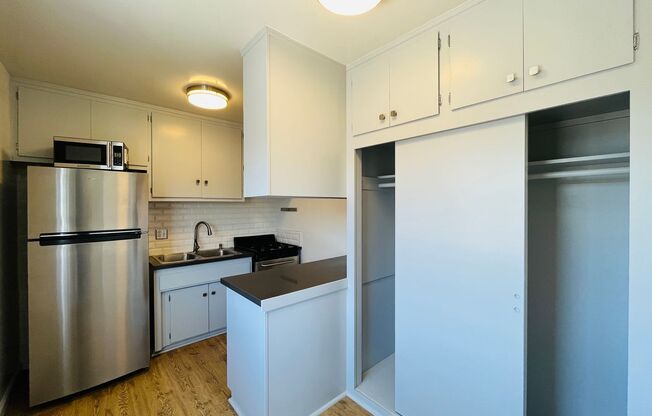 Studio, 1 bath, $1,595, Unit 4