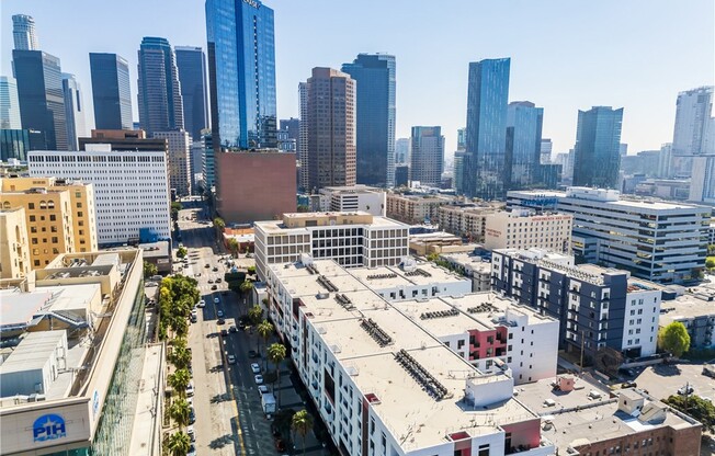 3 beds, 2 baths, 1,610 sqft, $8,000, Unit 612