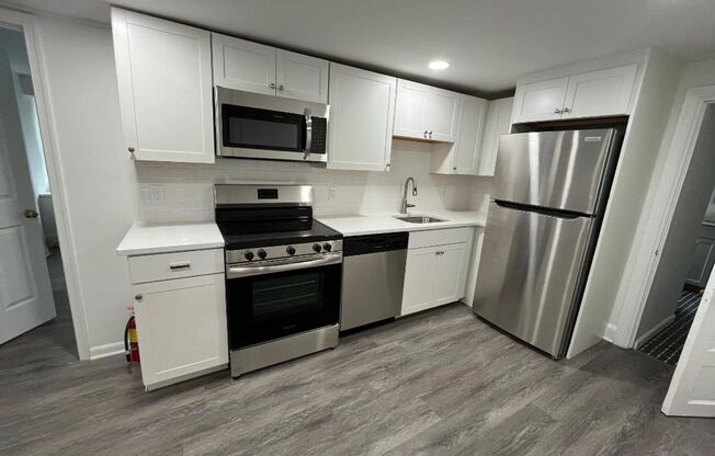 1 bed, 1 bath, 700 sqft, $1,550