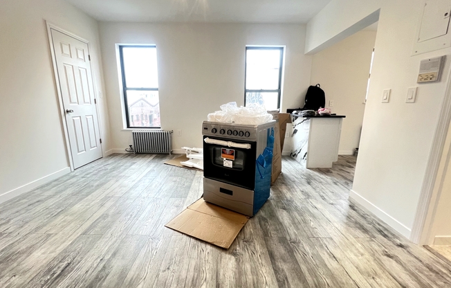 Studio, 1 bath, 575 sqft, $3,000, Unit 3R