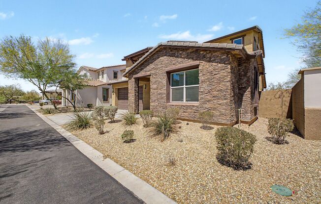Move in Ready Home For Rent in Estrella!