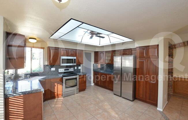 2125 E NANTUCKETT DR