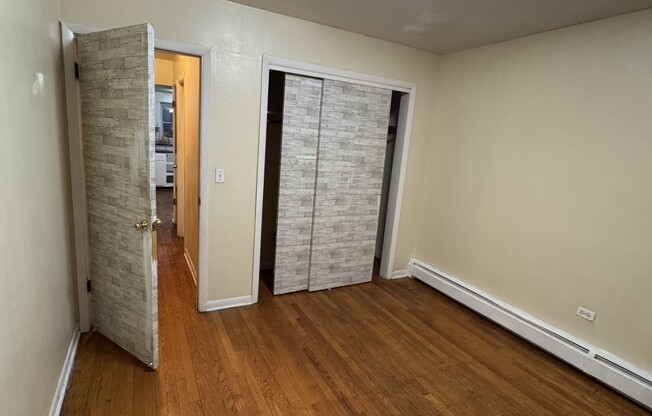 7528 N CLAREMONT AVE